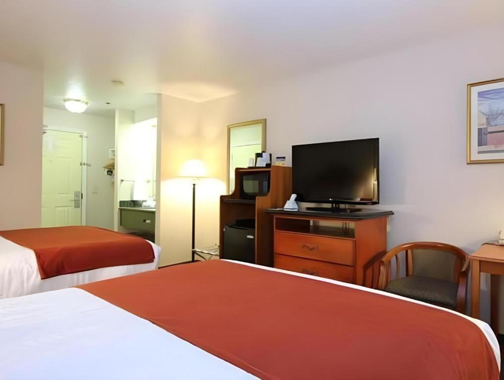Best Western Plus Twin View Inn And Suites Реддинг Экстерьер фото