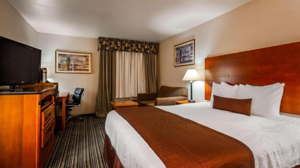 Best Western Plus Twin View Inn And Suites Реддинг Экстерьер фото