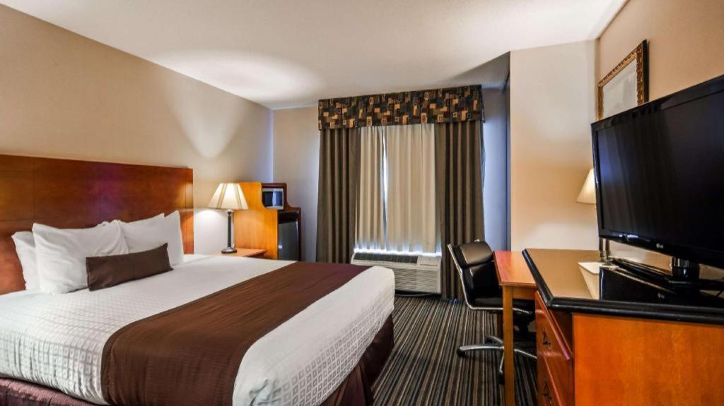 Best Western Plus Twin View Inn And Suites Реддинг Экстерьер фото