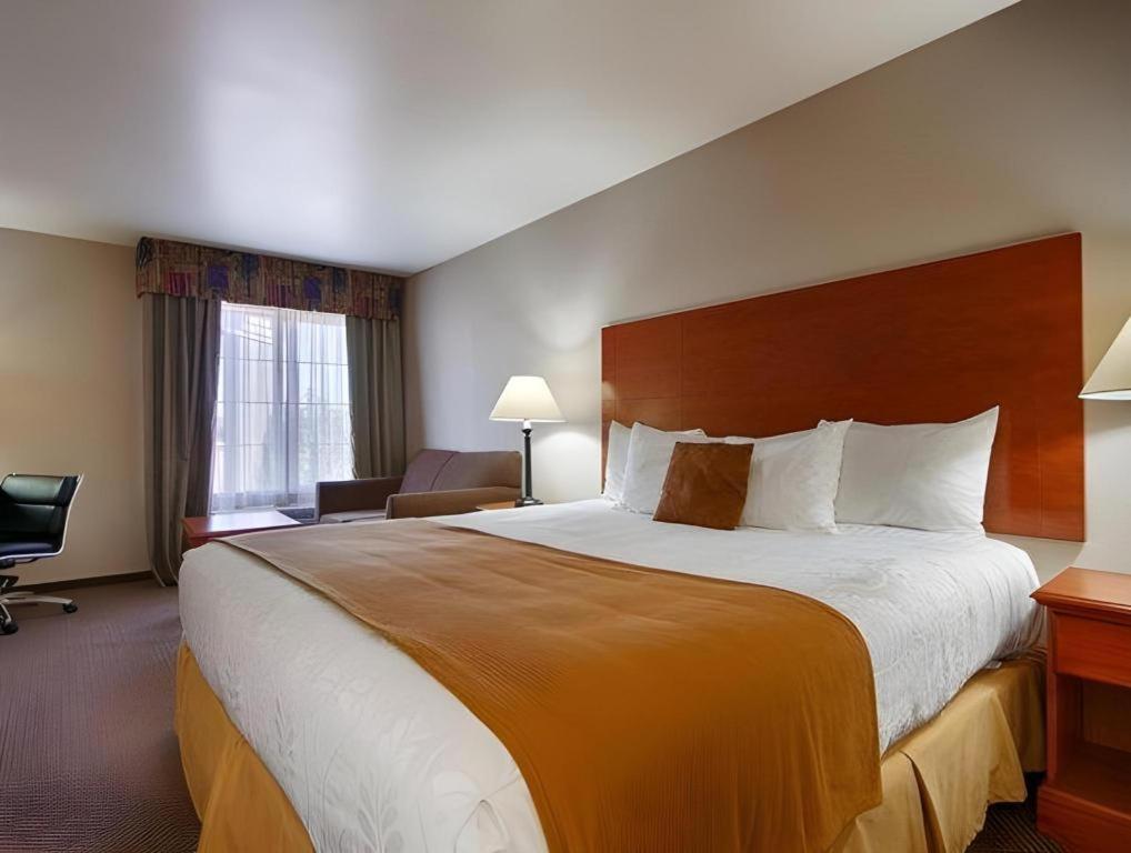 Best Western Plus Twin View Inn And Suites Реддинг Экстерьер фото