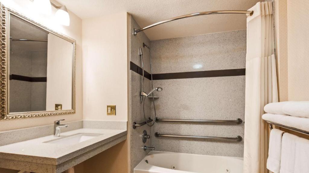 Best Western Plus Twin View Inn And Suites Реддинг Экстерьер фото